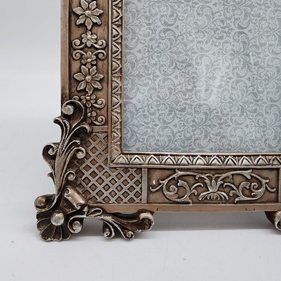 Ornate Victorian Style Resin Photo Frame Intricate Floral Scroll 4x6" - Picture 5 of 11